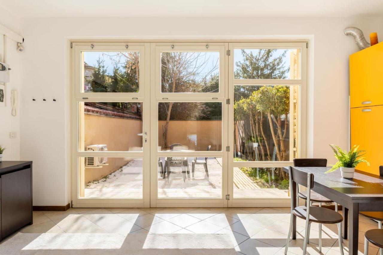 { White Garden } -comfort, Parking & Wi-fi- Lucca