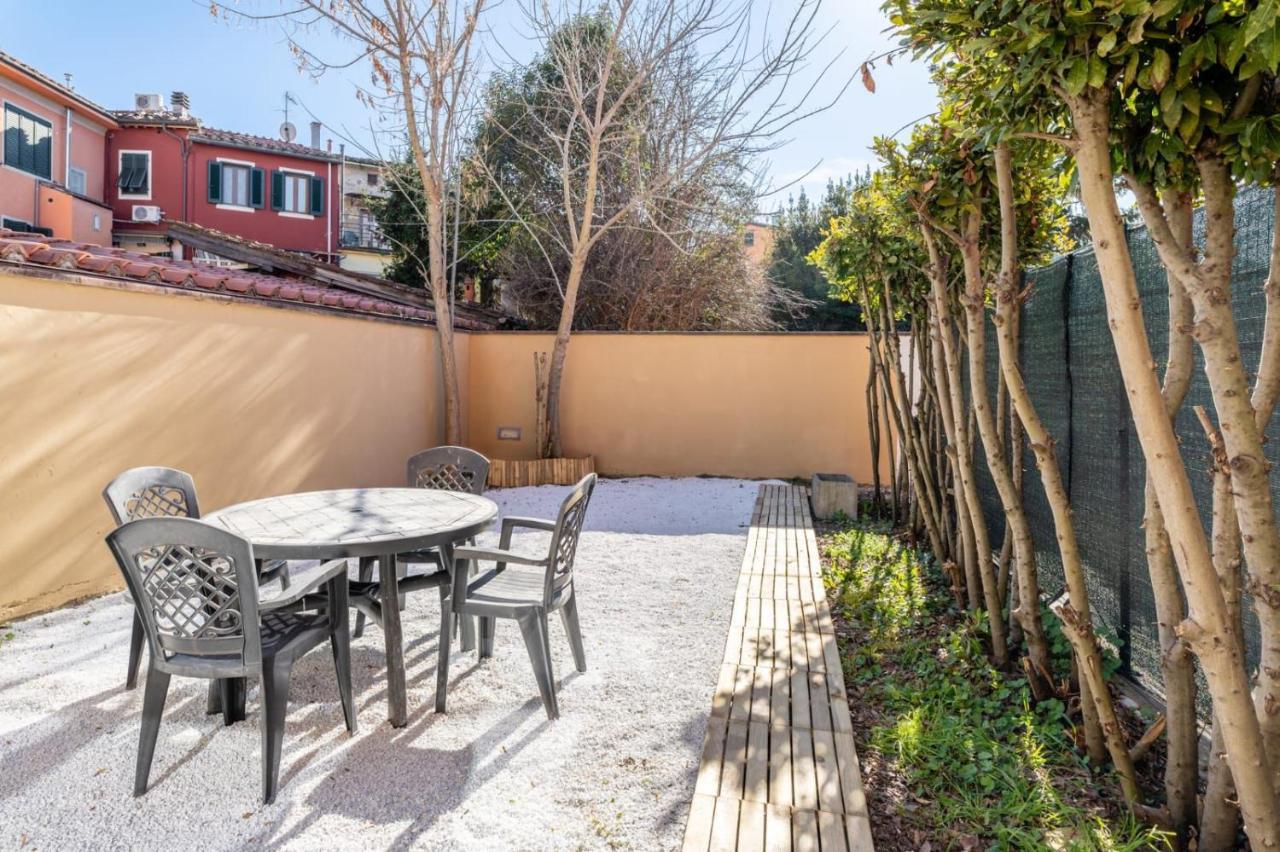 { White Garden } -comfort, Parking & Wi-fi- Lucca