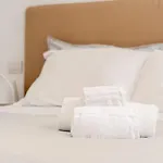 { White Garden } -Comfort, Parking & Wi-Fi-