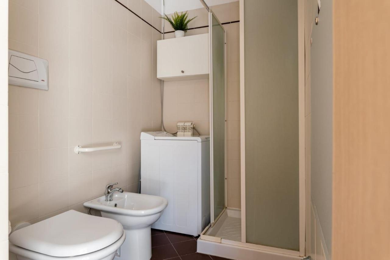 { White Garden } -comfort, Parking & Wi-fi- Apartment Lucca