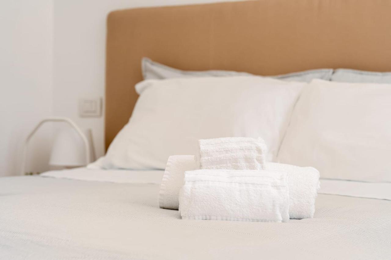 { White Garden } -comfort, Parking & Wi-fi- Apartment