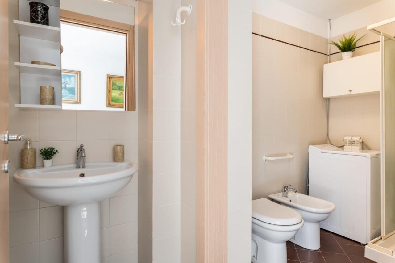 Apartment { White Garden } -comfort, Parking & Wi-fi-